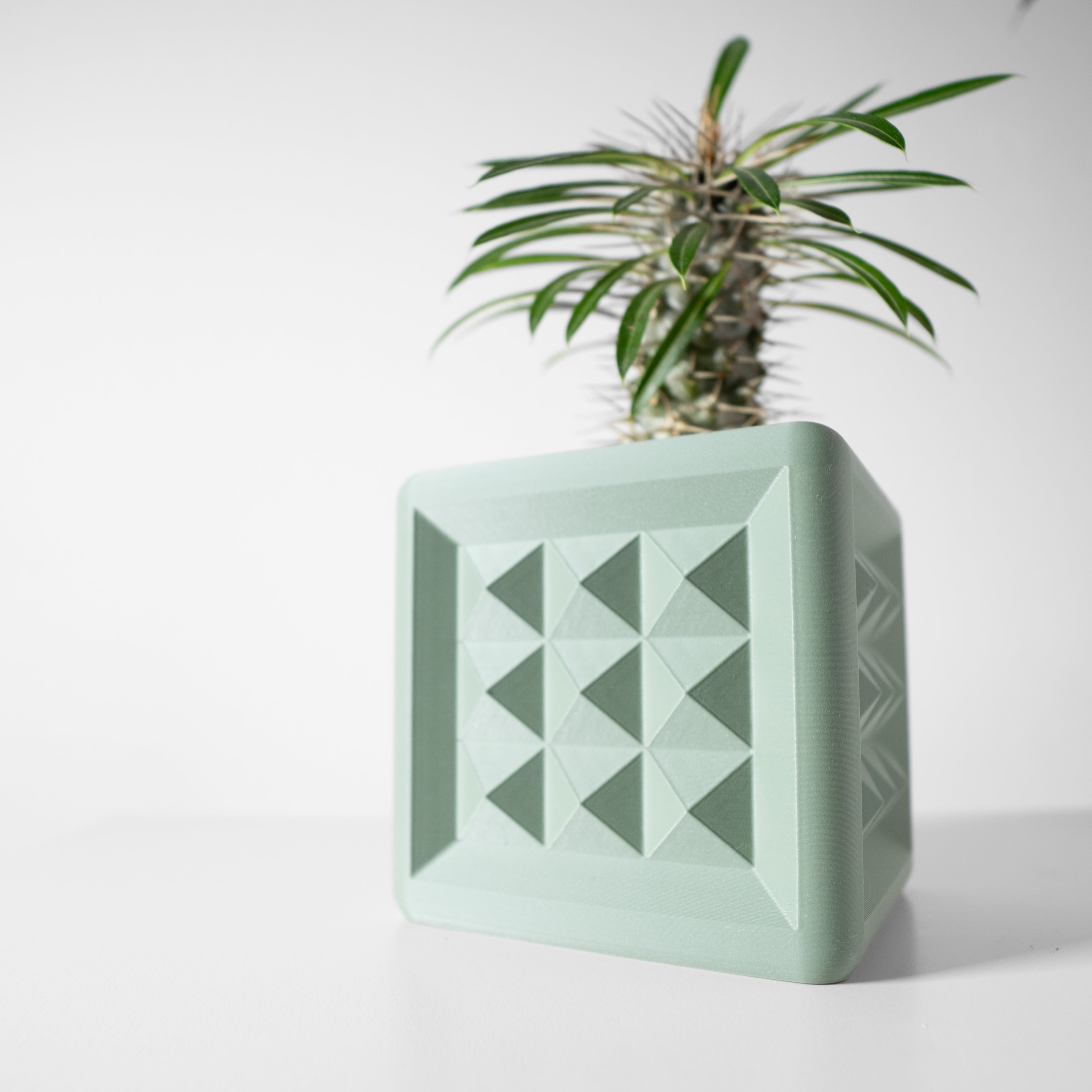 ORA Plant Pot