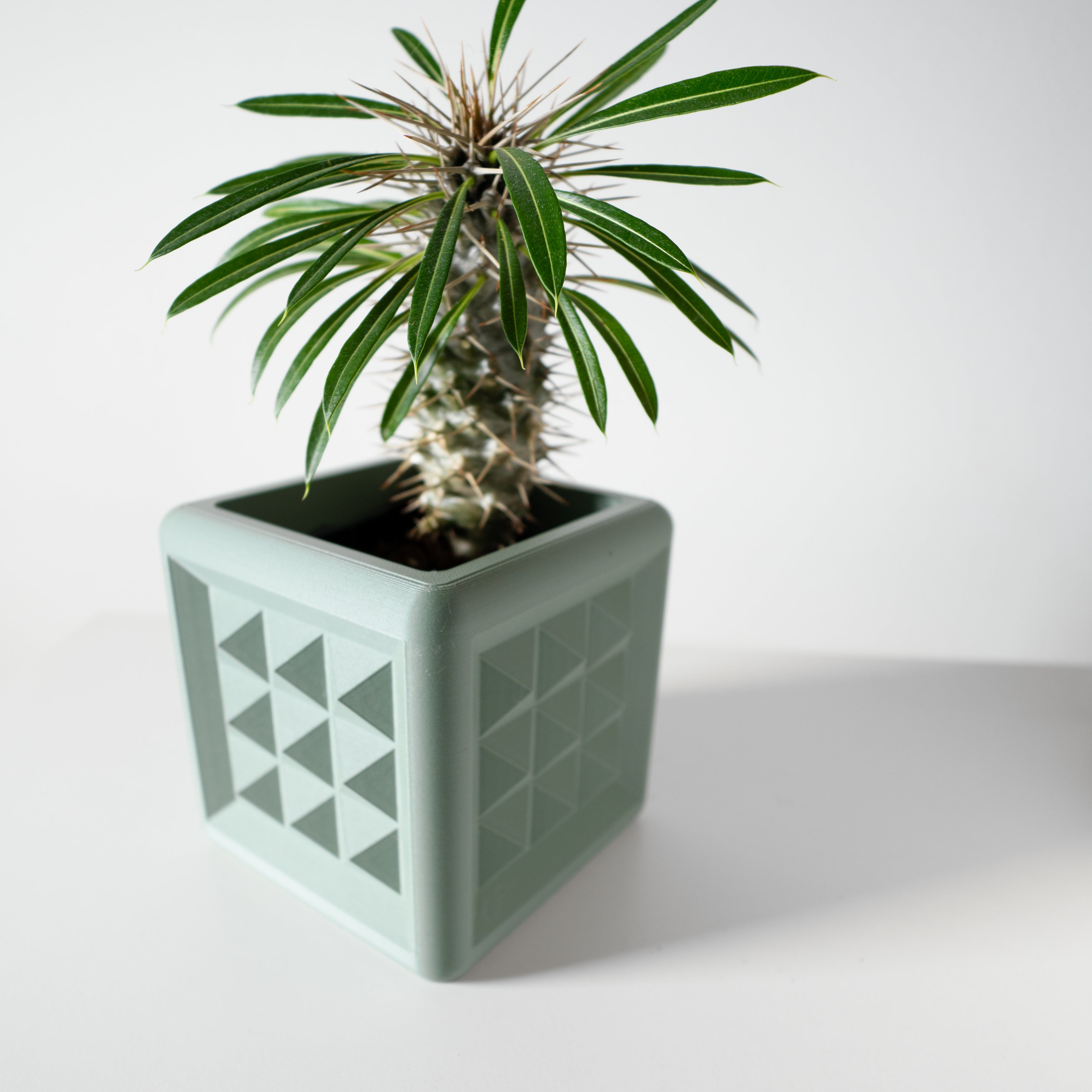 ORA Plant Pot