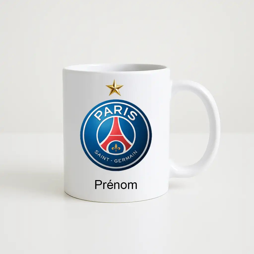 Mug blanc de 330 ml avec le logo du club PSG et une étoile dorée au-dessus, accompagné de l’inscription "Prénom" personnalisable en dessous.