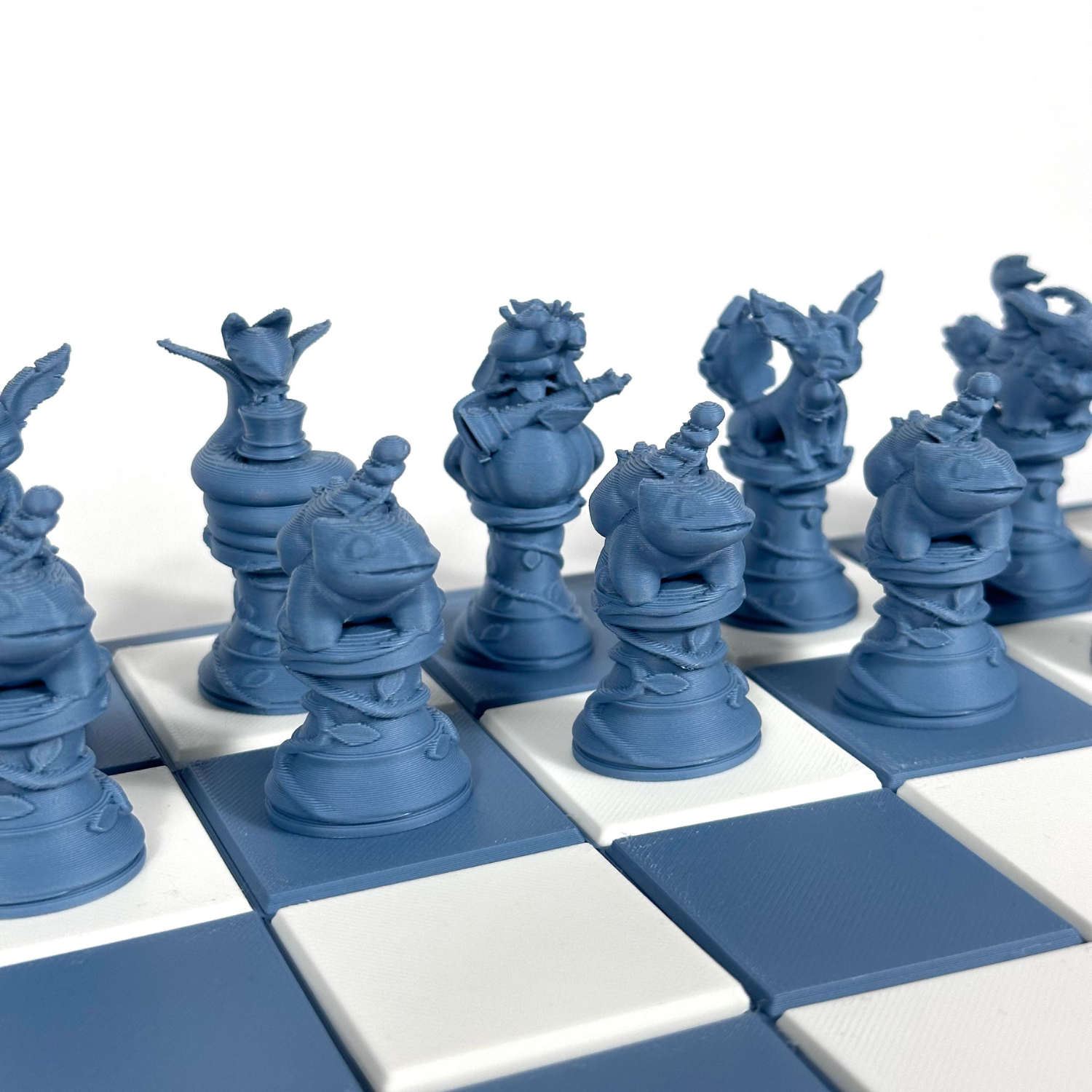 Ensemble Pokémon pour jeu d’échecs en PLA bleu – pièces artisanales sur plateau compatible