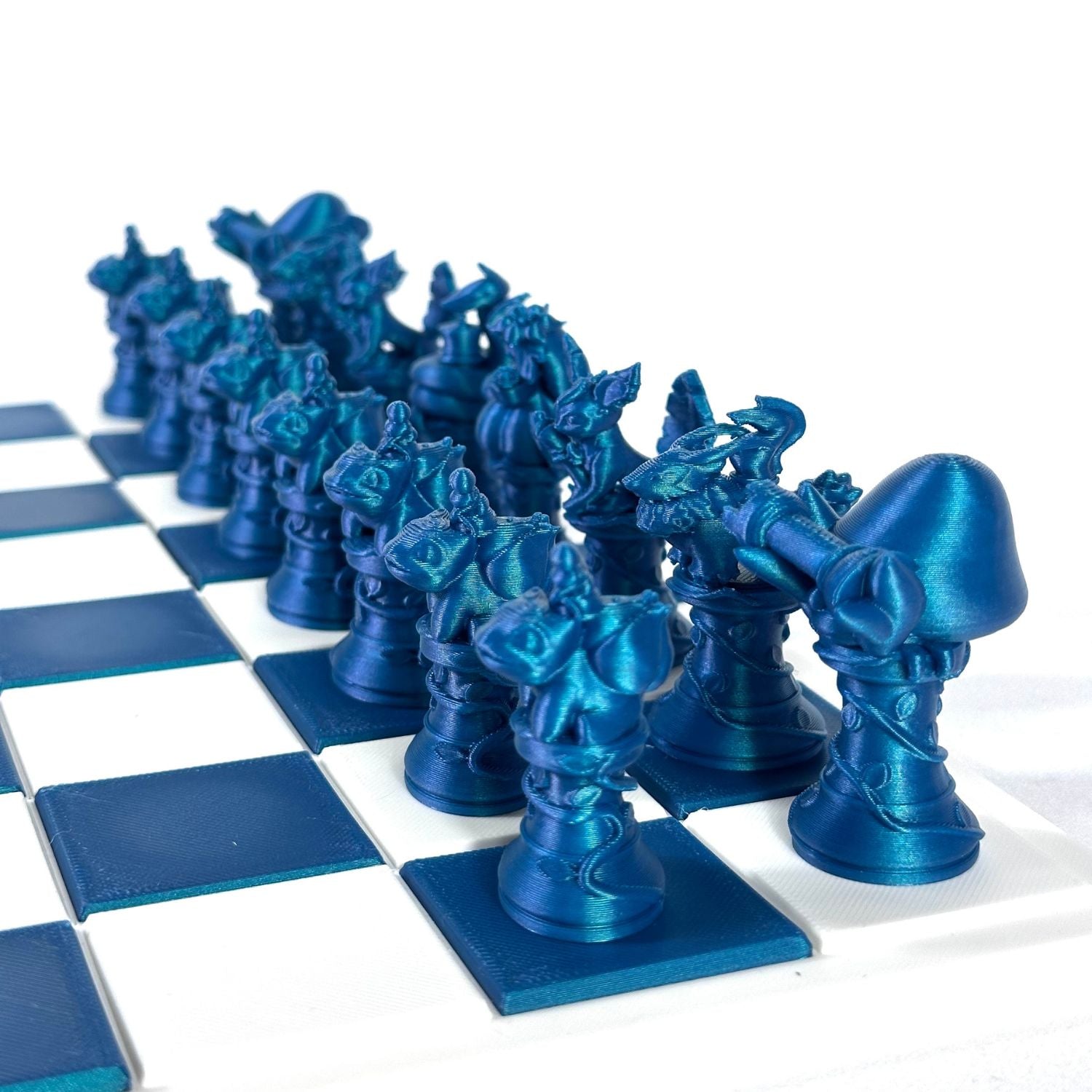 Set d’échecs Pokémon 3D couleur bleu métallique – pièces uniques pour jeu, décoration ou collection