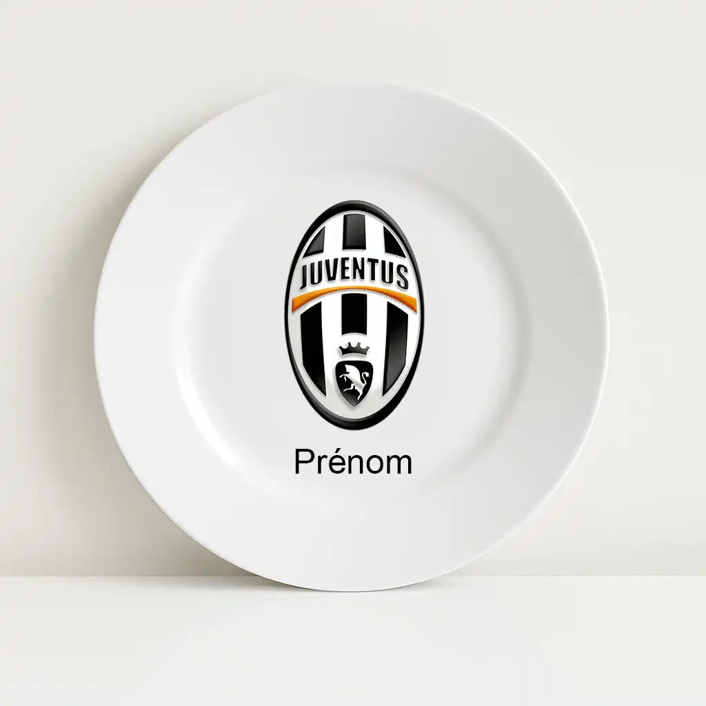 Assiette blanche avec le logo du club de football Juventus de Turin au centre, surmontant l’inscription personnalisable "Prénom".