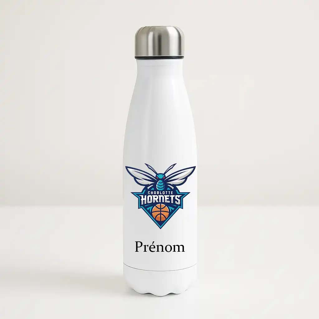 Bouteille isotherme blanche personnalisable avec logo bleu et violet des Charlotte Hornets et prénom, idéale pour les fans de basket NBA.