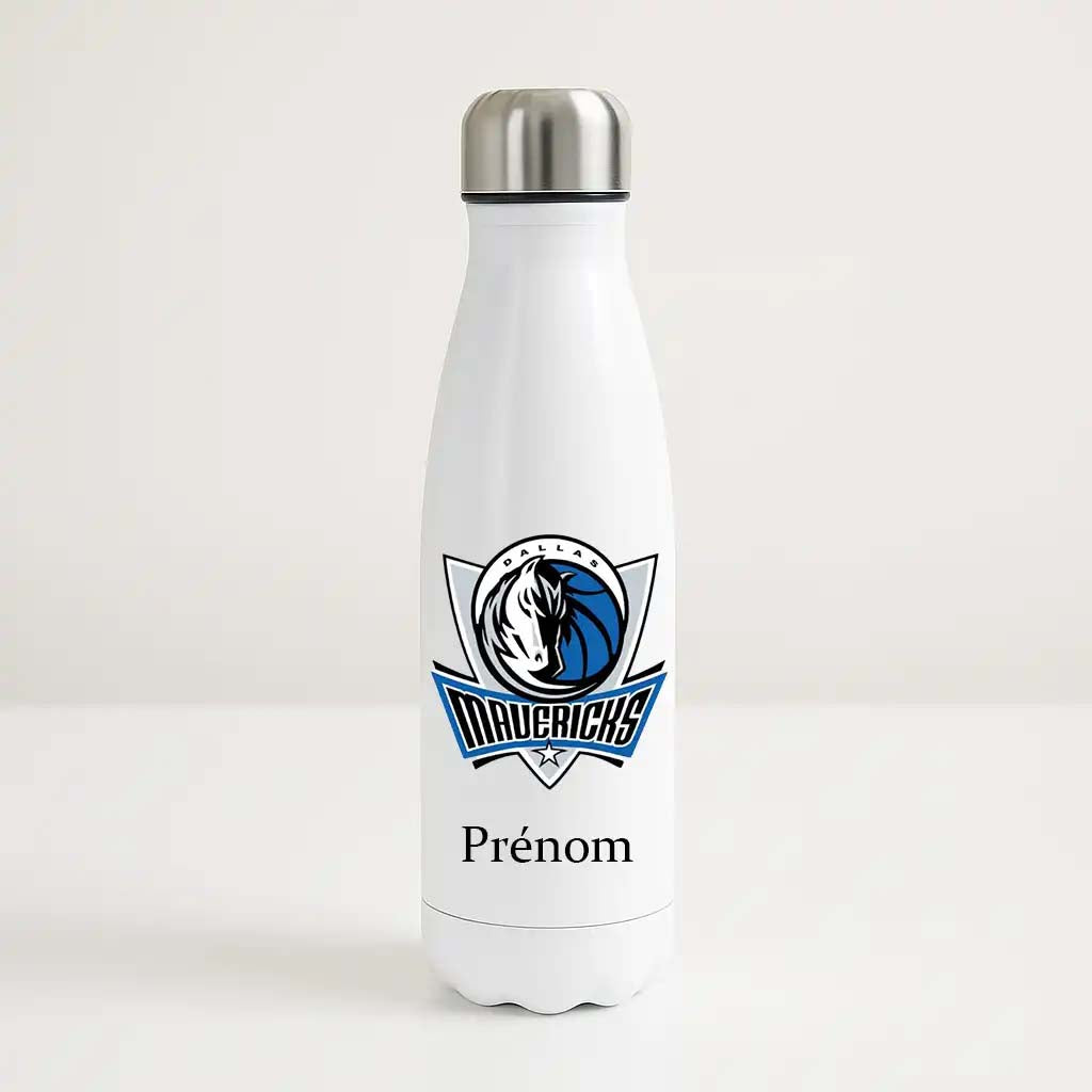 Bouteille isotherme blanche personnalisable avec logo bleu et argent des Dallas Mavericks et prénom, parfaite pour les fans de NBA.