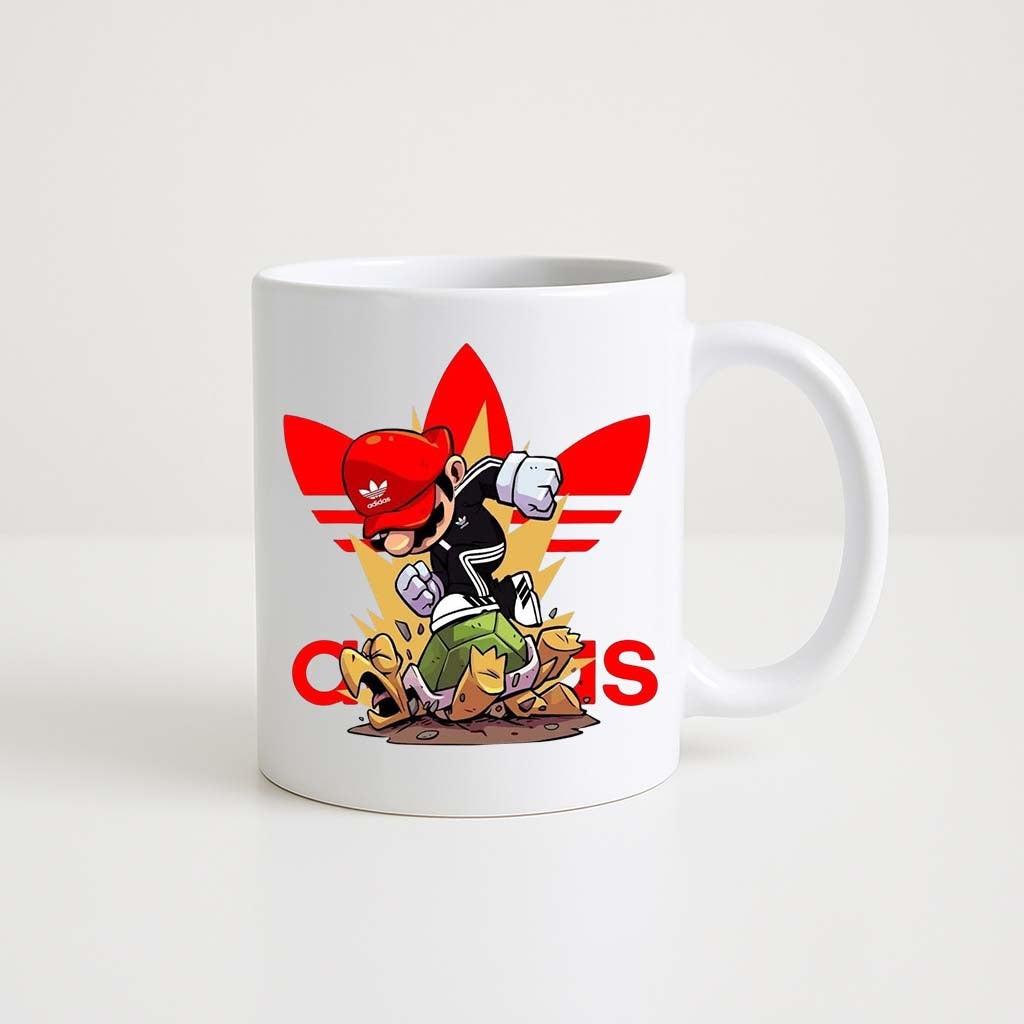 Mug blanc 330 ml avec illustration de Mario en style Adidas streetwear sur fond logo rouge.