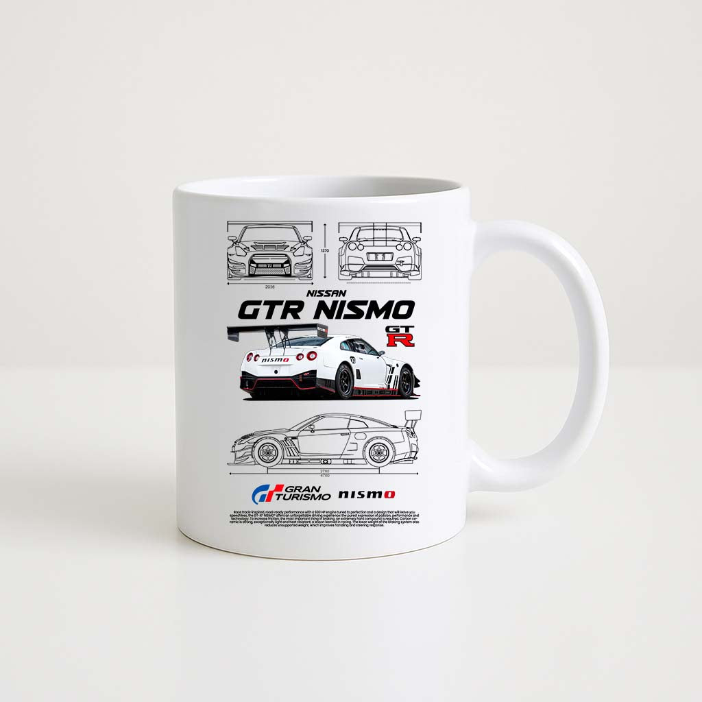Mug en céramique blanche 330ml avec illustration Nissan GT-R Nismo x Gran Turismo, design racing japonais.