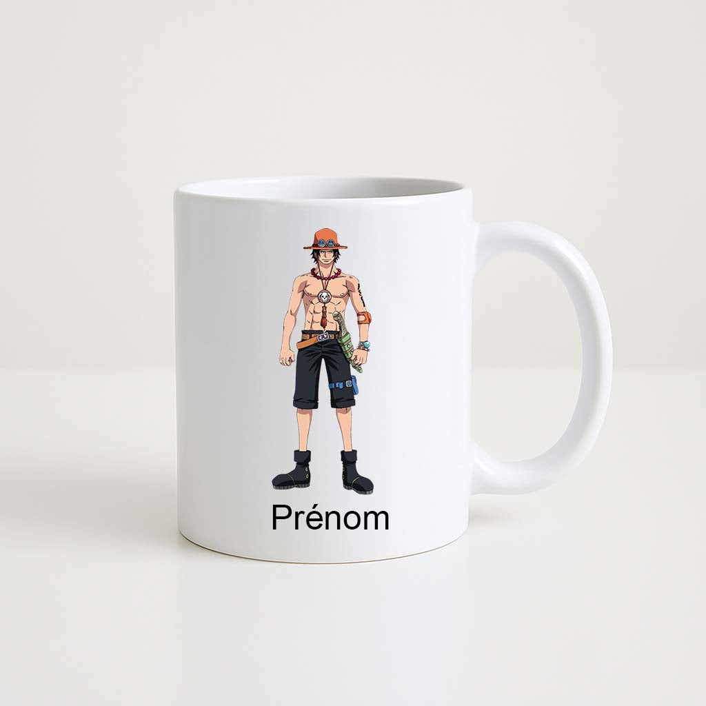 Mug blanc 330 ml avec illustration d’un personnage ressemblant à Ace de One Piece et un espace personnalisable pour inscrire un prénom