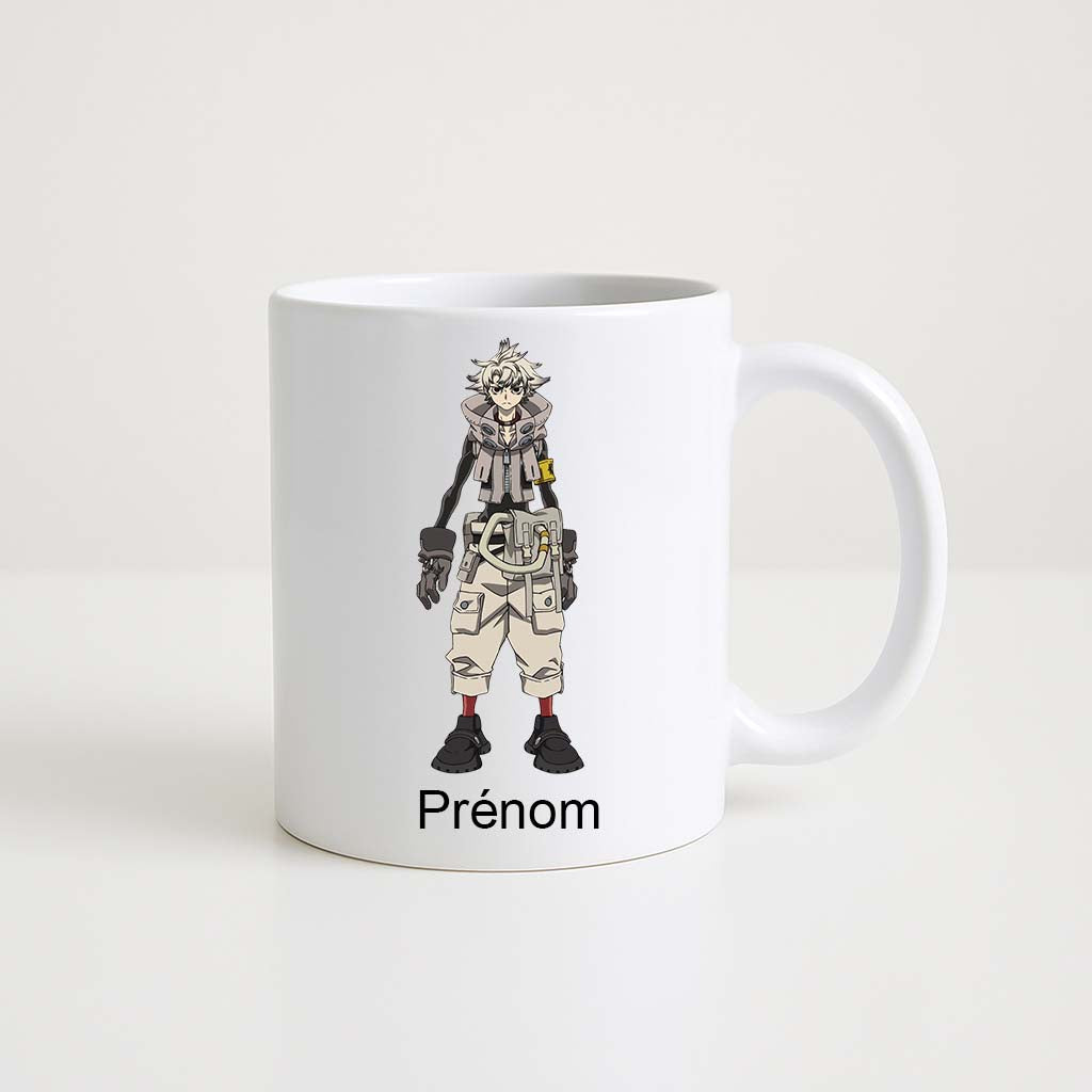 Mug blanc 330 ml avec illustration d’un personnage ressemblant à un combattant de Sakamoto Days en tenue futuriste, espace personnalisable pour prénom