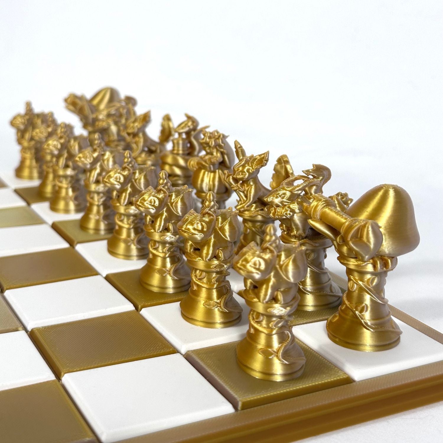 Set d’échecs Pokémon doré premium – pièces originales pour décoration ou jeu stratégique